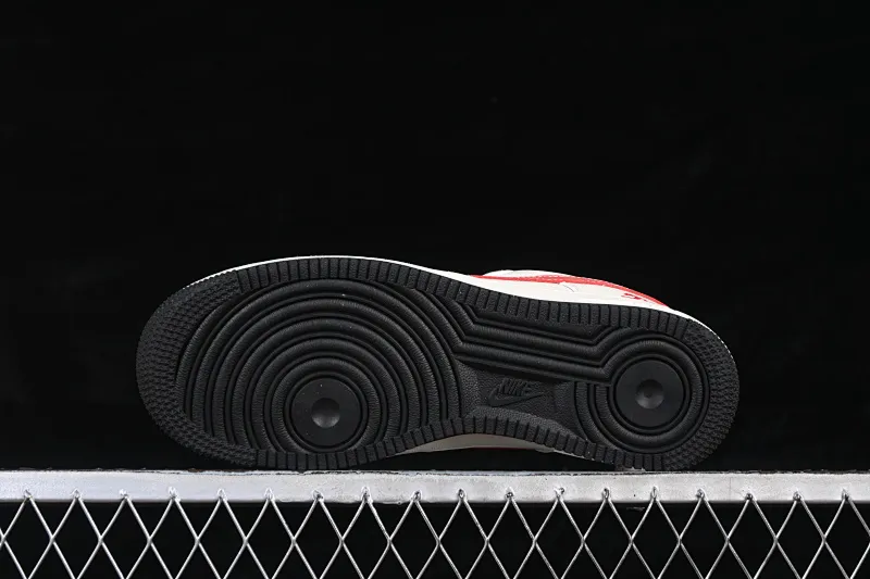 All categories Nk Air Force 1 Air Force series Nk Air Force 1 Low Air Force low-top Nike Air Force 1'07 Low Year of the Horse limited edition Auspicious rice red hook Air Force 1 low-top casual sneakers MZ9588-820